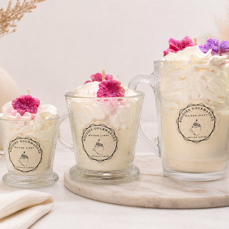 Bougie gourmande fleurie artisanale parfum savon doux en tasse verre chantilly décorative