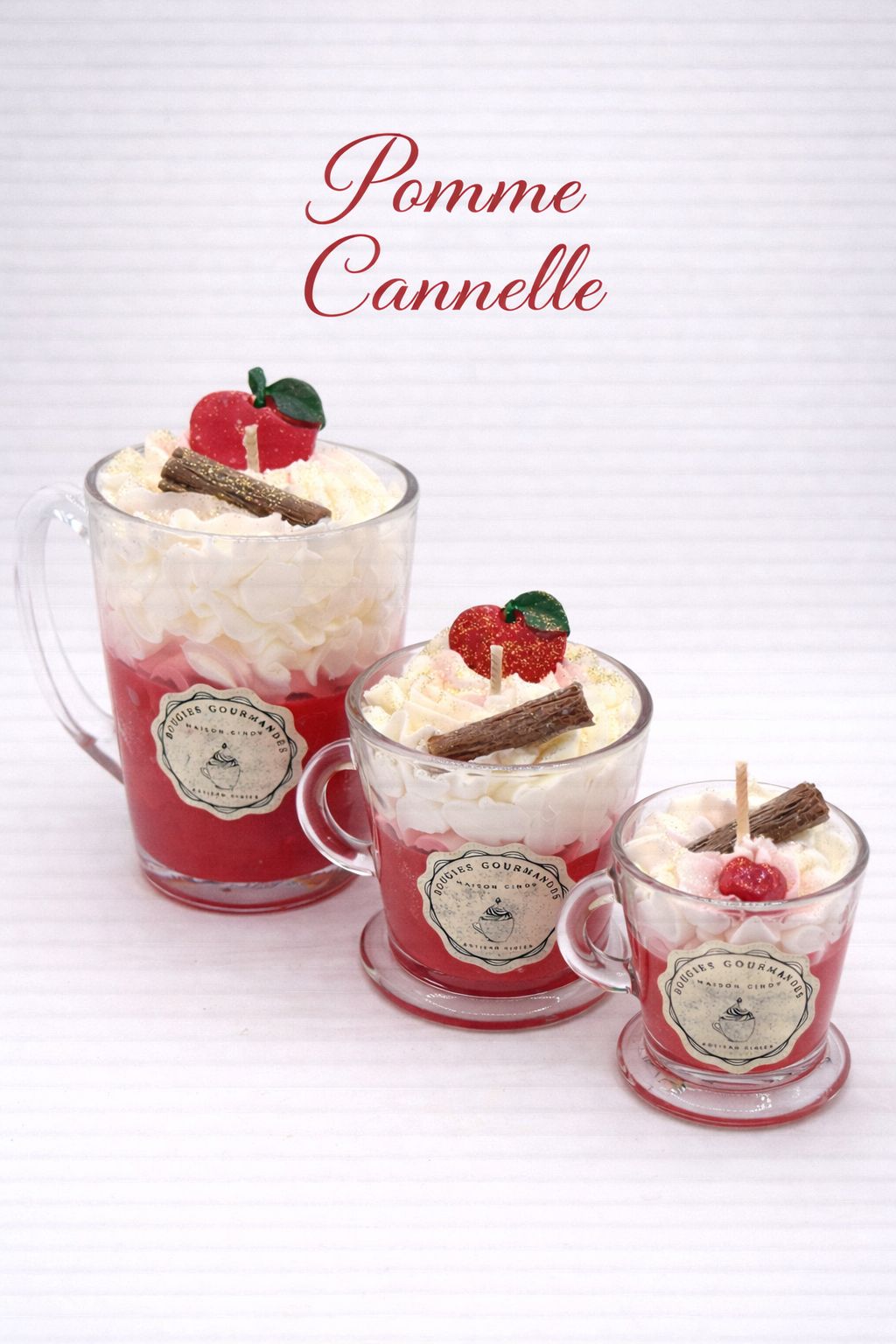 bougie gourmande pomme cannelle artisanale en tasse verre parfum sucré cannelle déco dessert