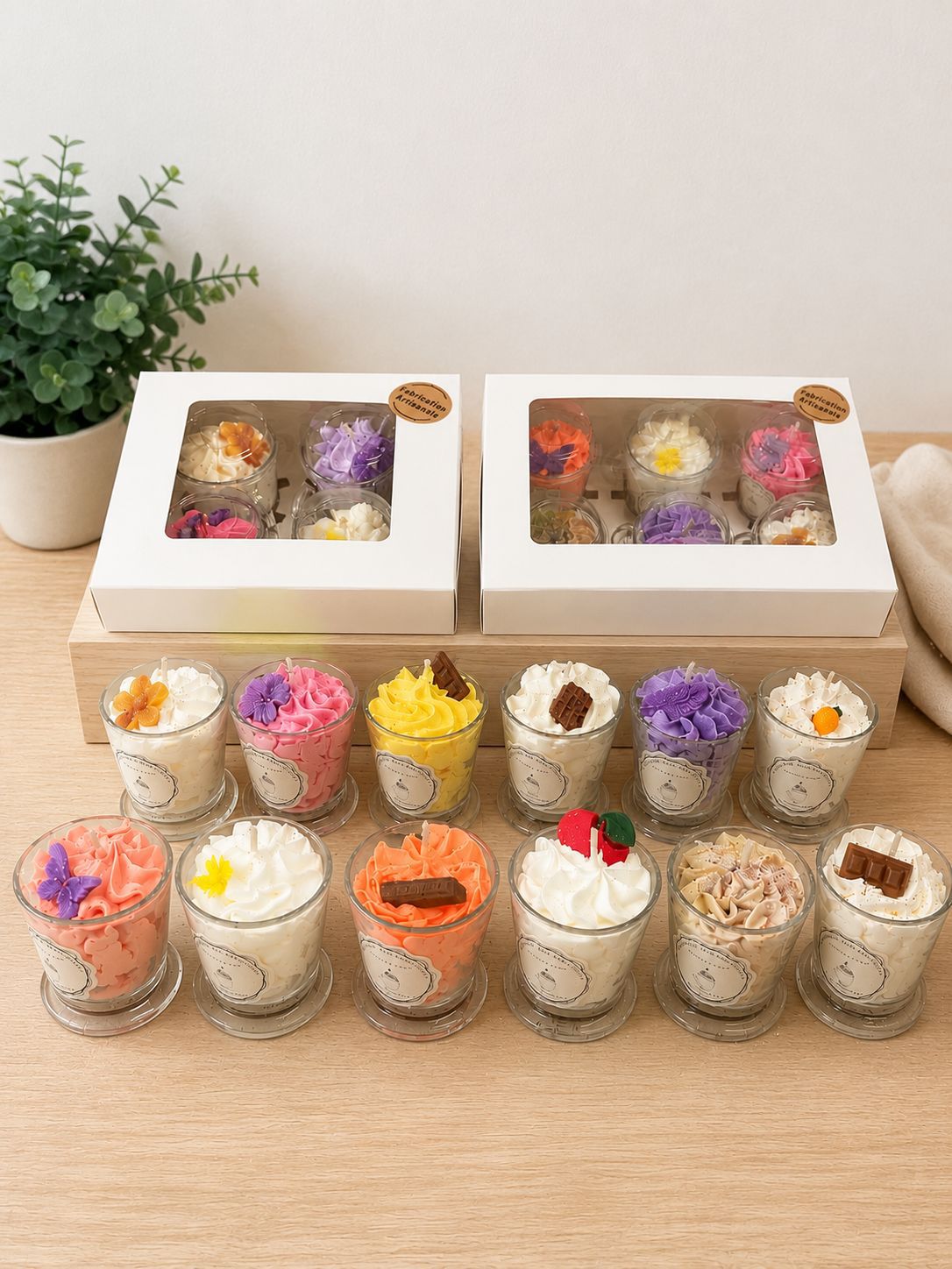 Coffret de bougies chantilly parfumées artisanales Maison Cindy avec plusieurs senteurs gourmandes